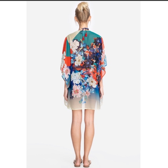 Johnny was NWT 💯 silk Marritt kimono size medium can fit up to xl - Picture 4 of 5